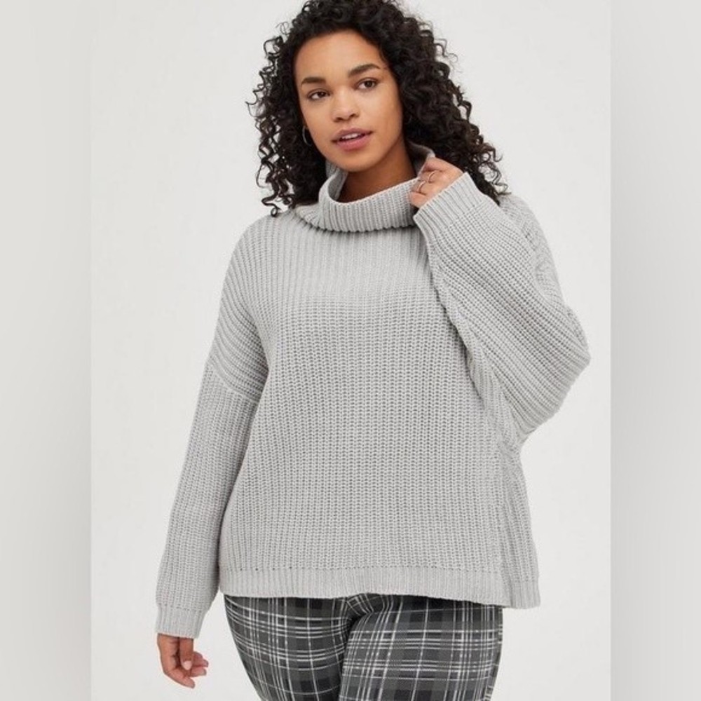Torrid- Chunky Knit Mock Neck Drop Shoulder Sweater- Sz. 1X/2X